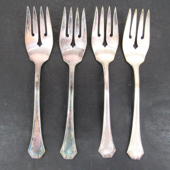 Reed & Barton Pompeian Greek Key & Scrollwork Design Salad Forks Lot of 4 Vntg - Picture 1 of 10